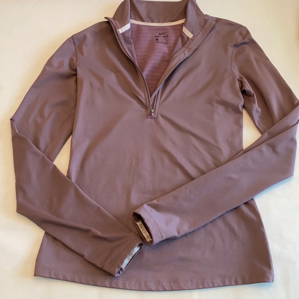 Nike fitted pullover long sleeve